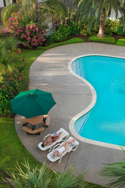 Casa Del Mar Beachfront Suites image 14