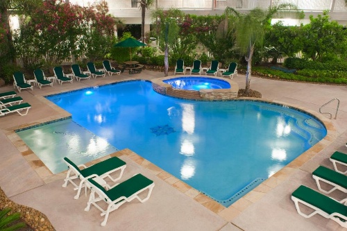 Casa Del Mar Beachfront Suites image 21