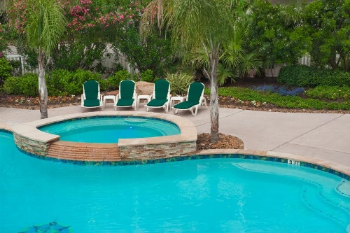 Casa Del Mar Beachfront Suites image 6